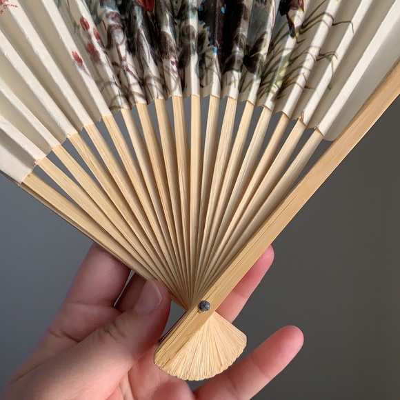 Vintage Chinese Tropical Bird Fold Out Fan - Picture 7 of 16